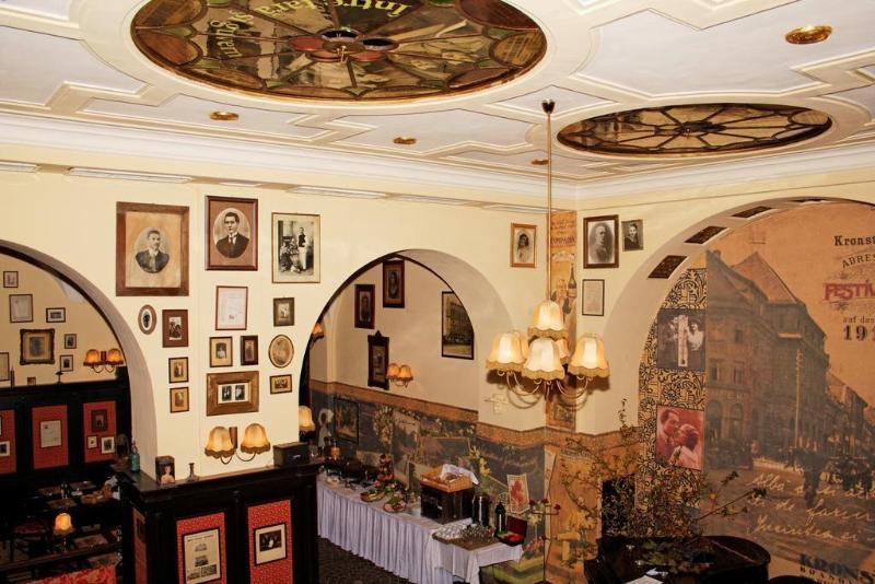 Hotel Coroana 2*